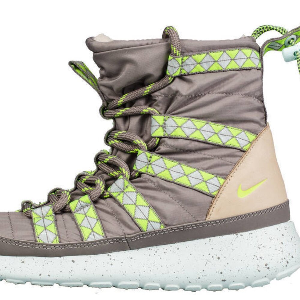 Nike Women's Grey Volt Rosherun High-Top Faux Fur Lined Sneakerboots Size US 7